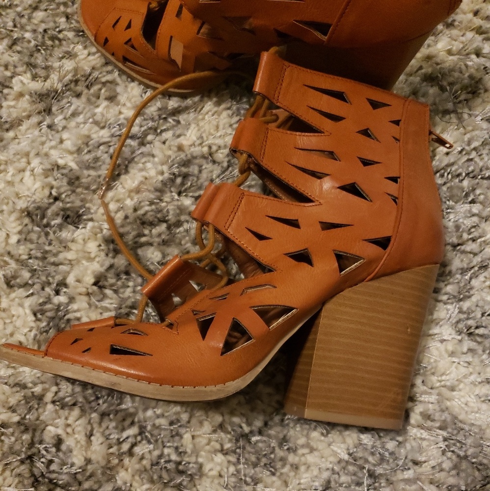 Leather lace up heel sandals - Picture 3 of 4